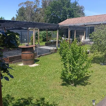 La Cazaline Bed & Breakfast